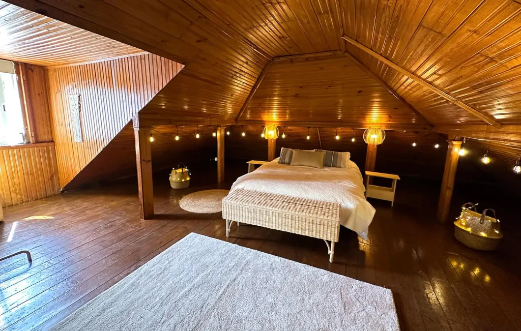 Happy-Coincidences-by-the-sea-room-Country-2