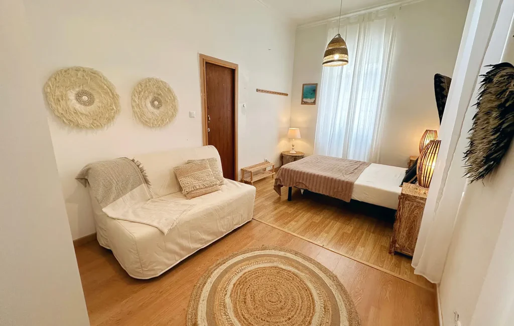 Happy-Coincidences-by-the-sea-room-Forest-1