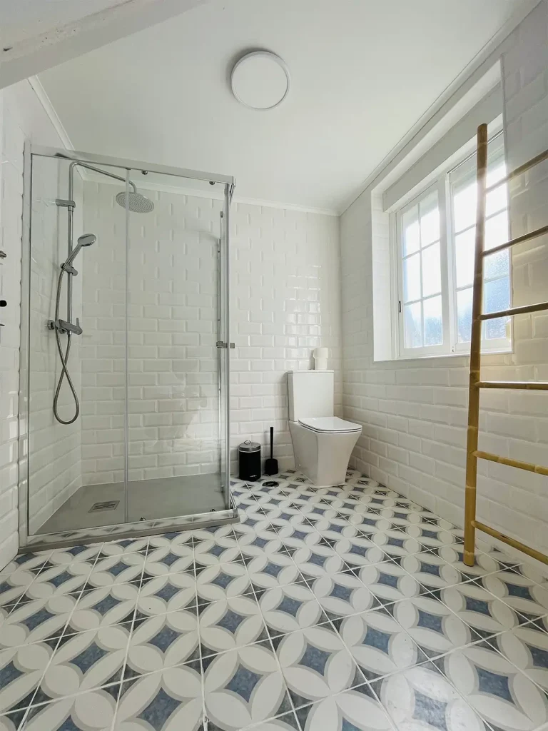 Happy Coincidences By The Ocean - wc partilhado-5